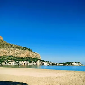 https://green-house-beach.sicilyhotelsitaly.net